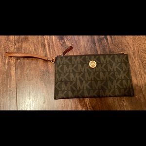 Michael Kors Fulton Large Zip Clutch